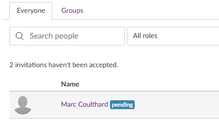 Screen showing user who has been invited to the course but who still hasn't accepted the invitation. User has a 'pending' status next to their name.